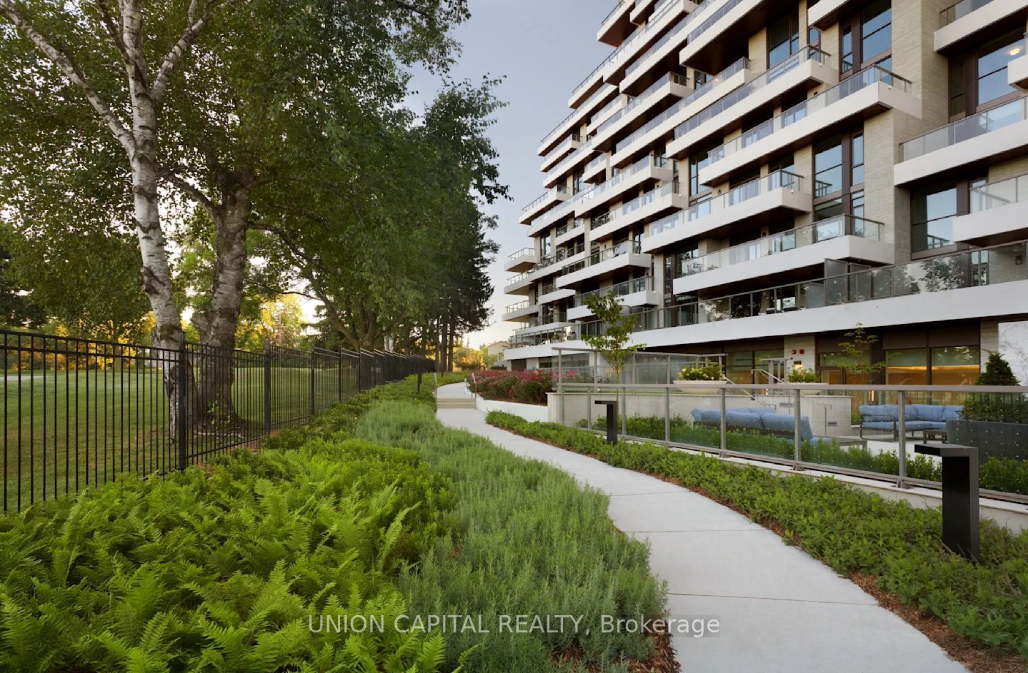 399 Royal Orchard Boulevard 19
