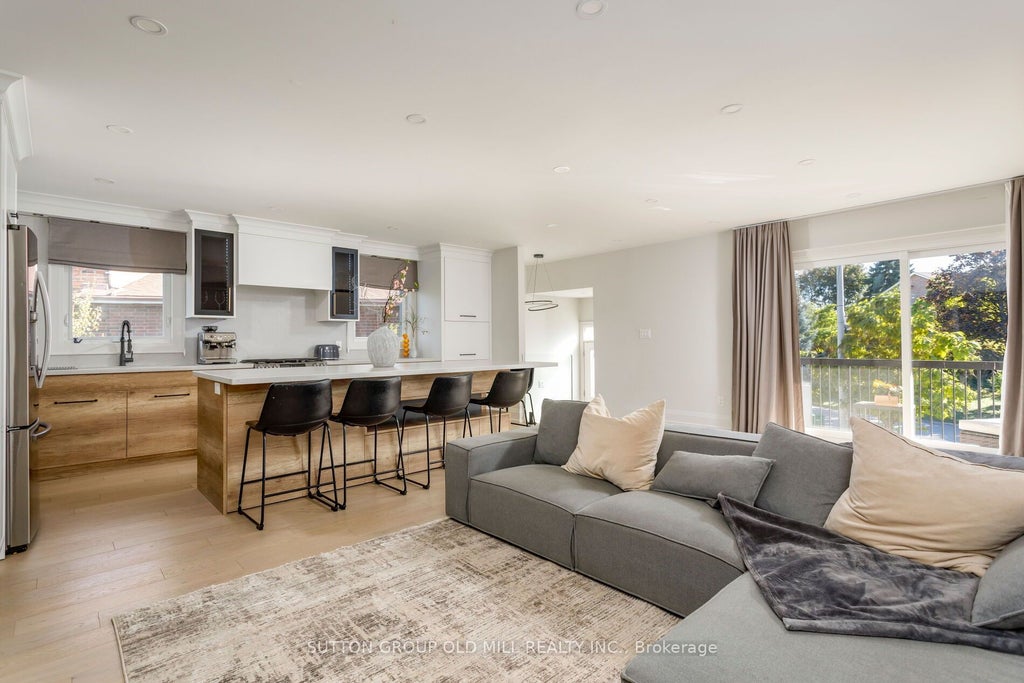 Photo of 1645 Copseholm Trail, Mississauga, ON L4W 2C1 (MLS # W14026408)