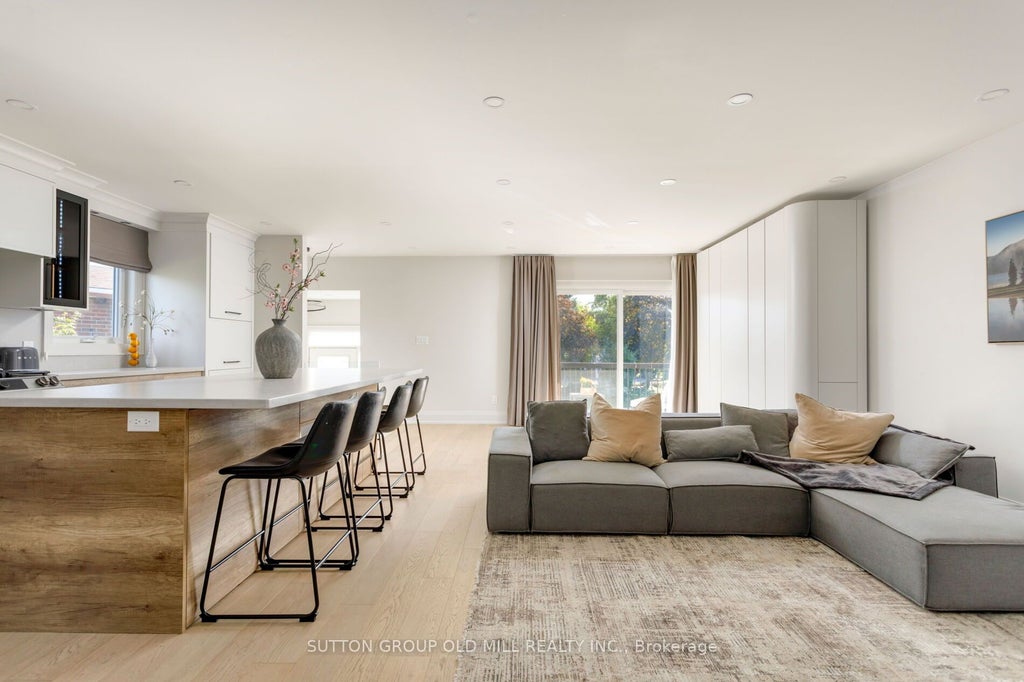 Photo of 1645 Copseholm Trail, Mississauga, ON L4W 2C1 (MLS # W14026408)