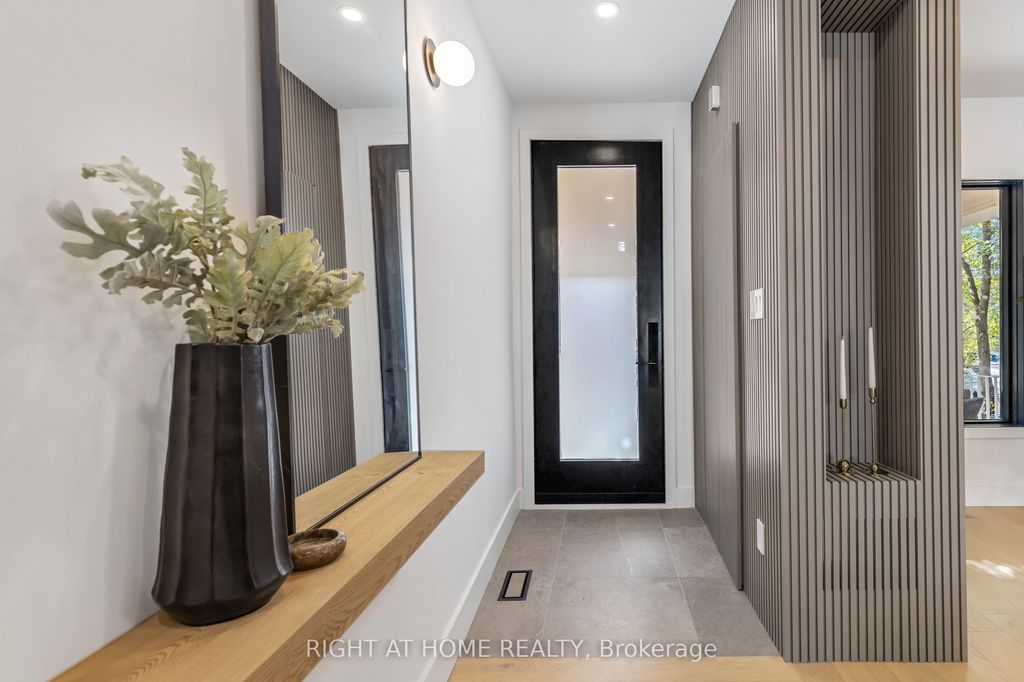 Photo of 768 Richmond Street W, Toronto, ON M6J 1C5 (MLS # C12446013)