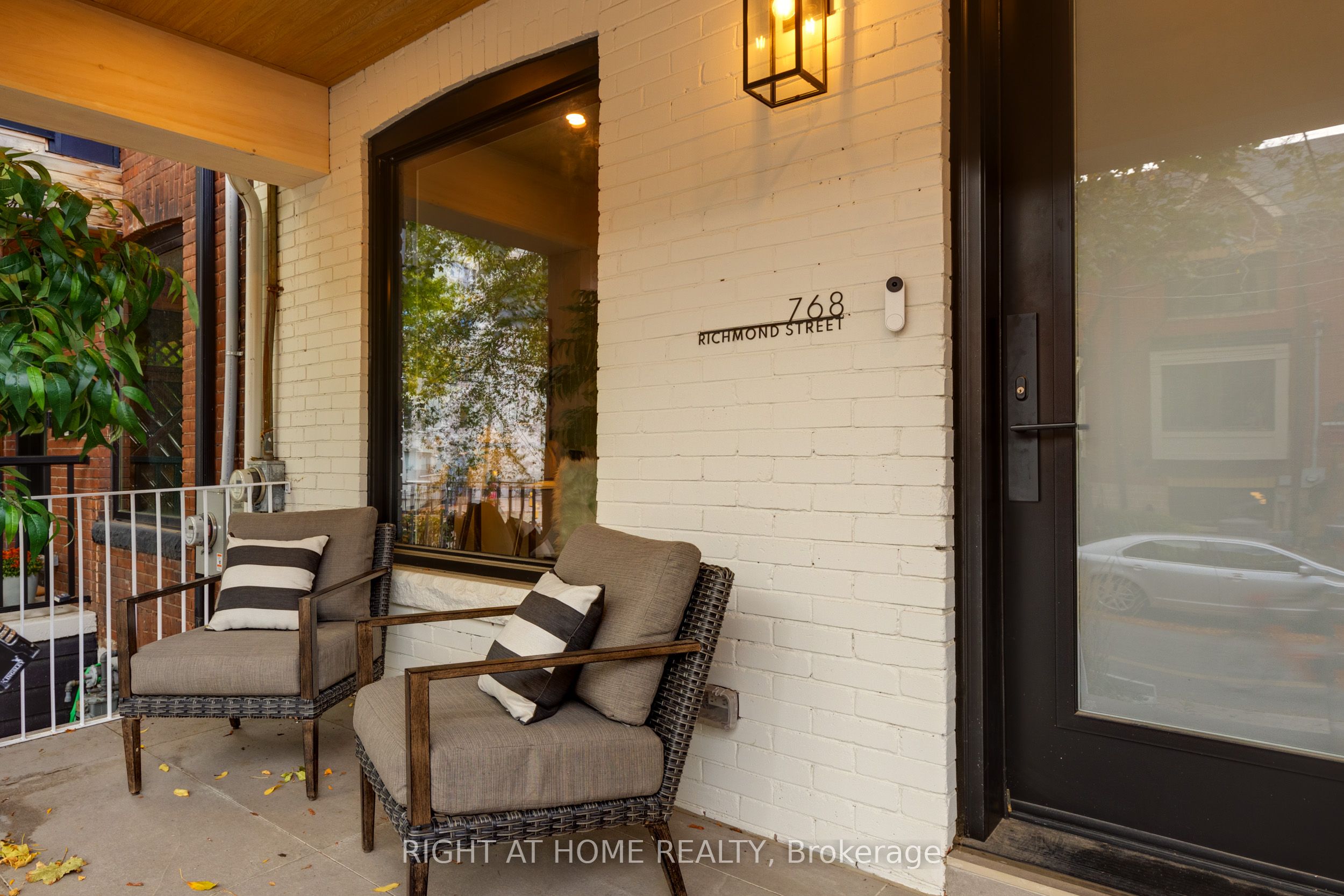 768 Richmond Street W