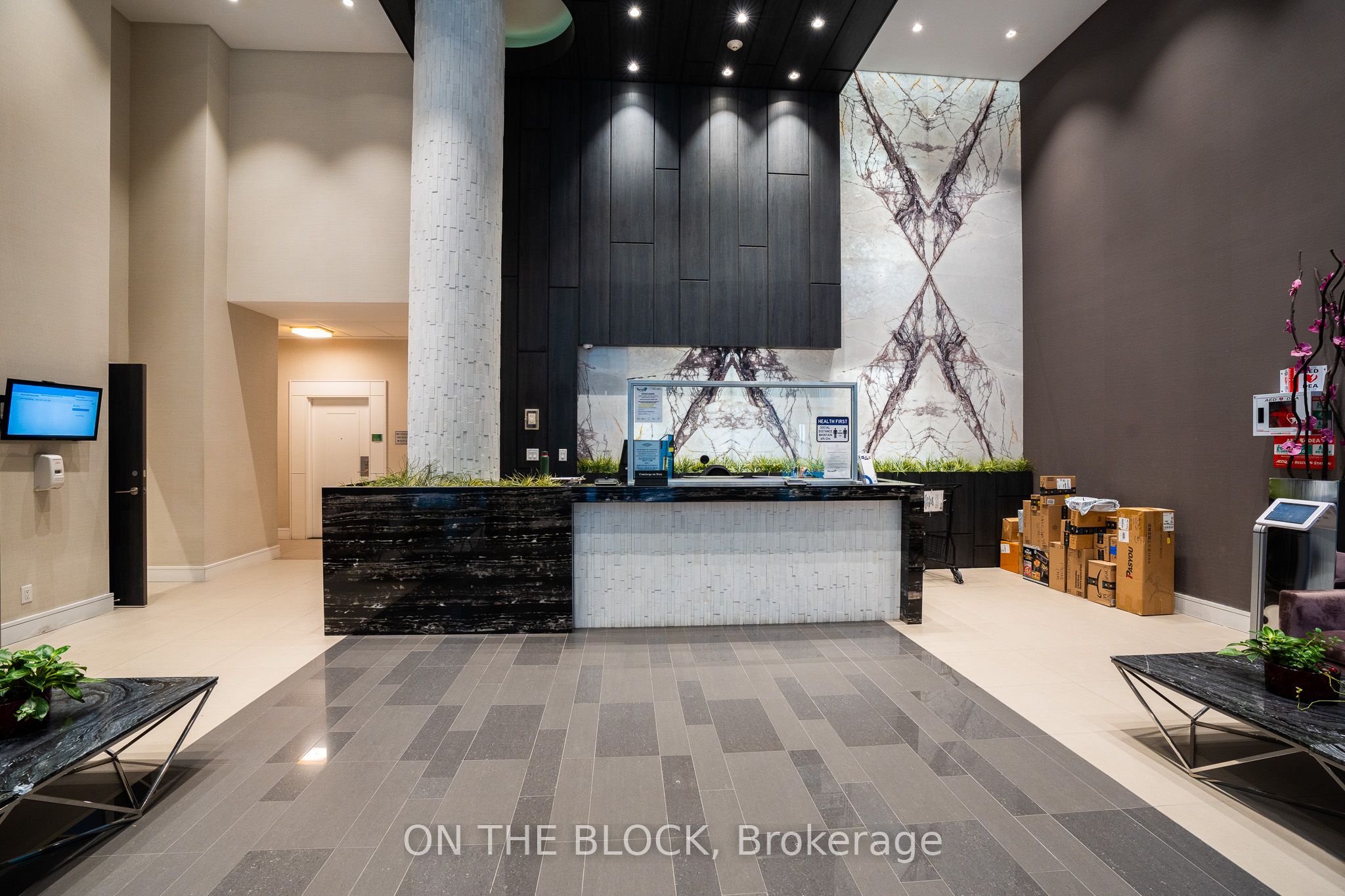 9201 Yonge Street 1111