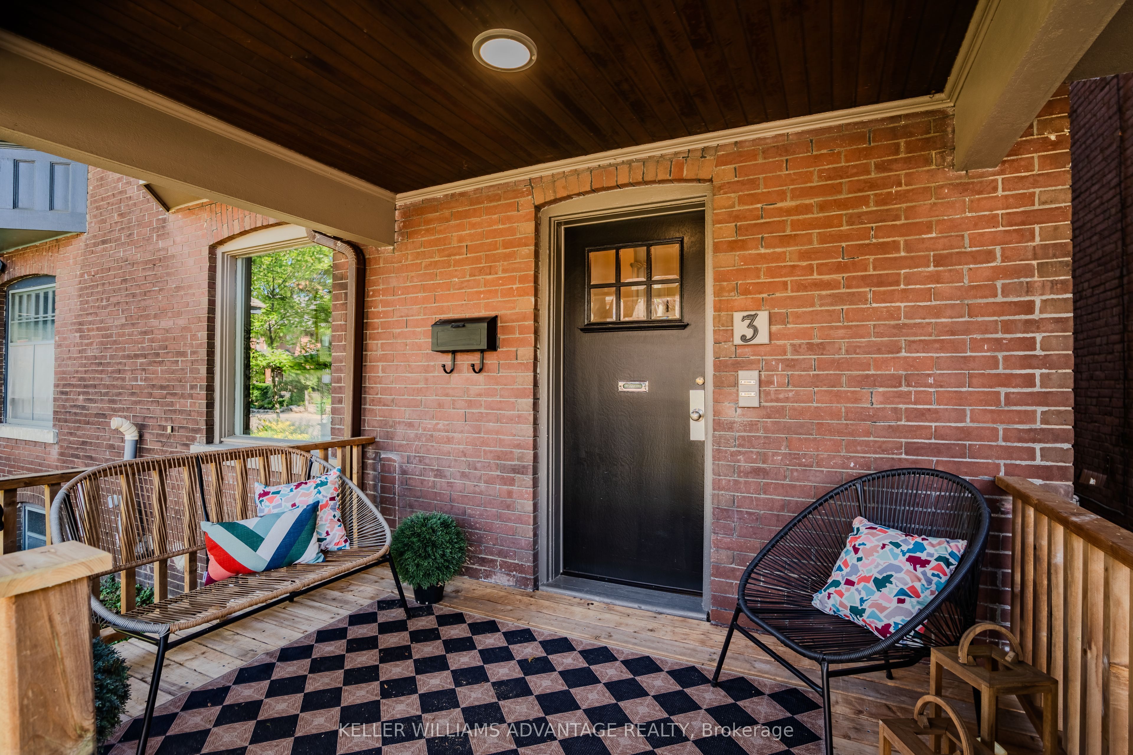3 Columbine Avenue
