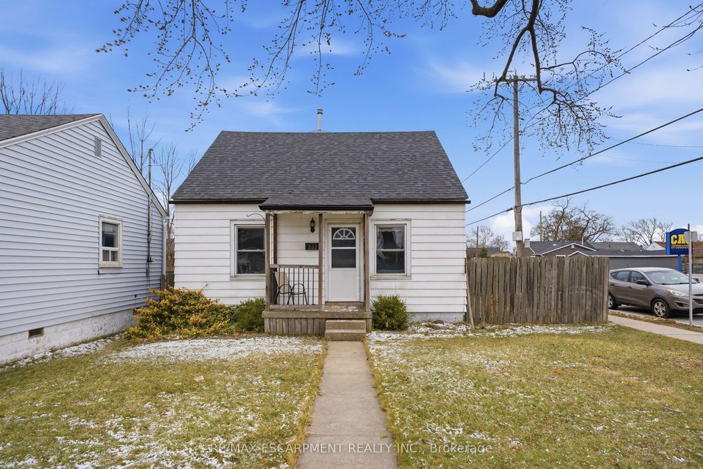 Photo of 252 Ivon Avenue, Hamilton, ON L8H 5T2 (MLS # X12901578)