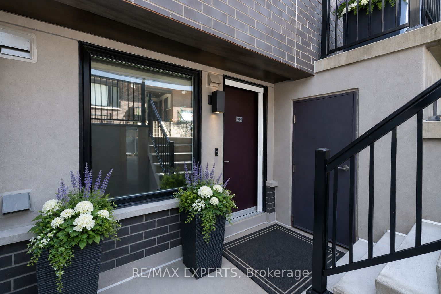 142 William Duncan Road 1