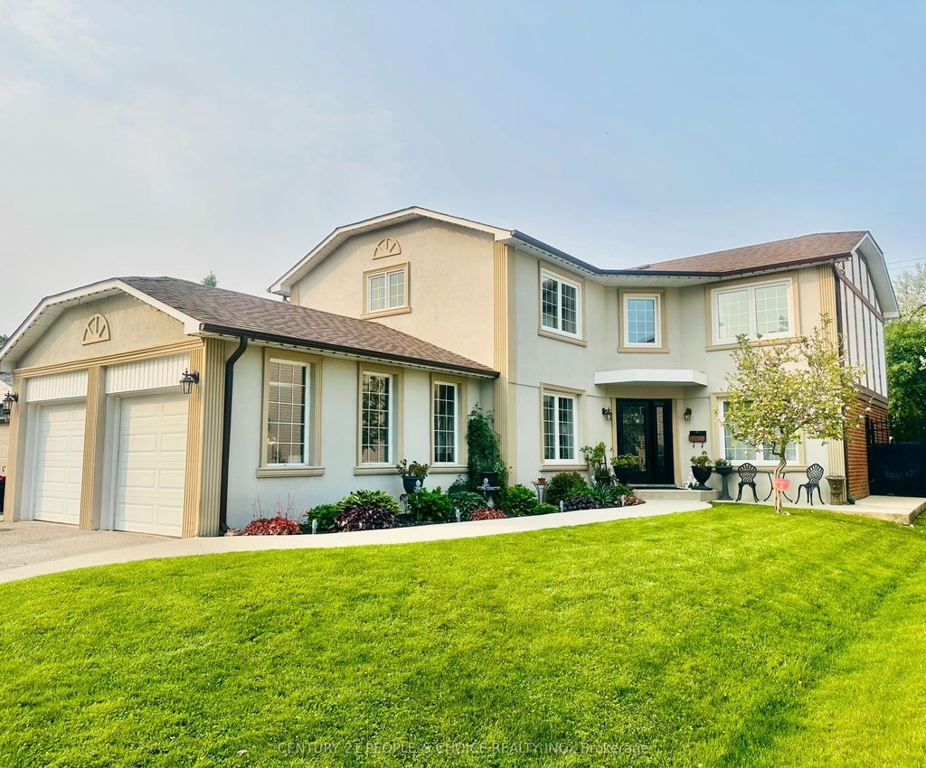 Photo of 32 Madrid Crescent, Brampton, ON L6S 2X4 (MLS # W12659346)