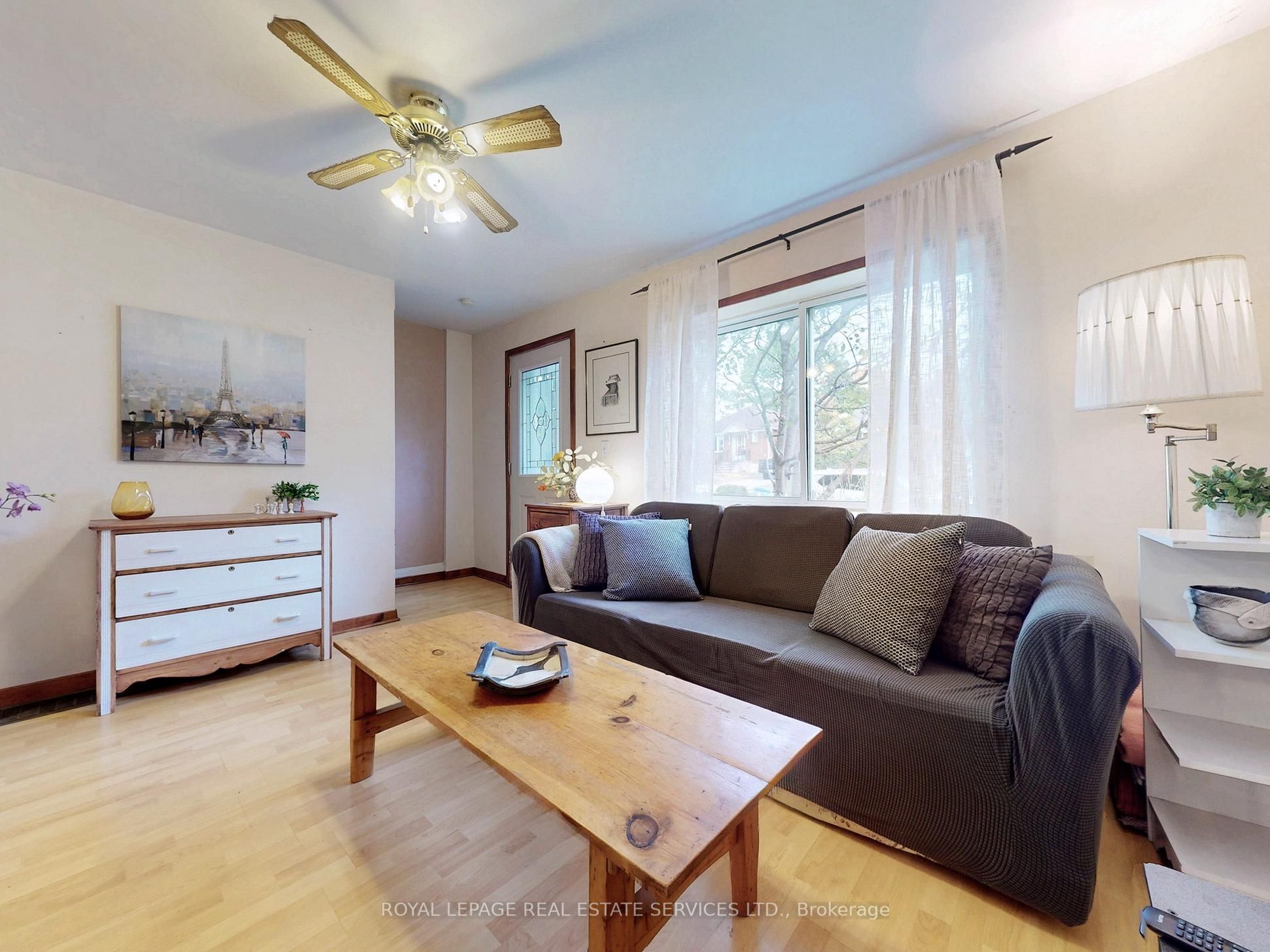 28 McIntosh Avenue