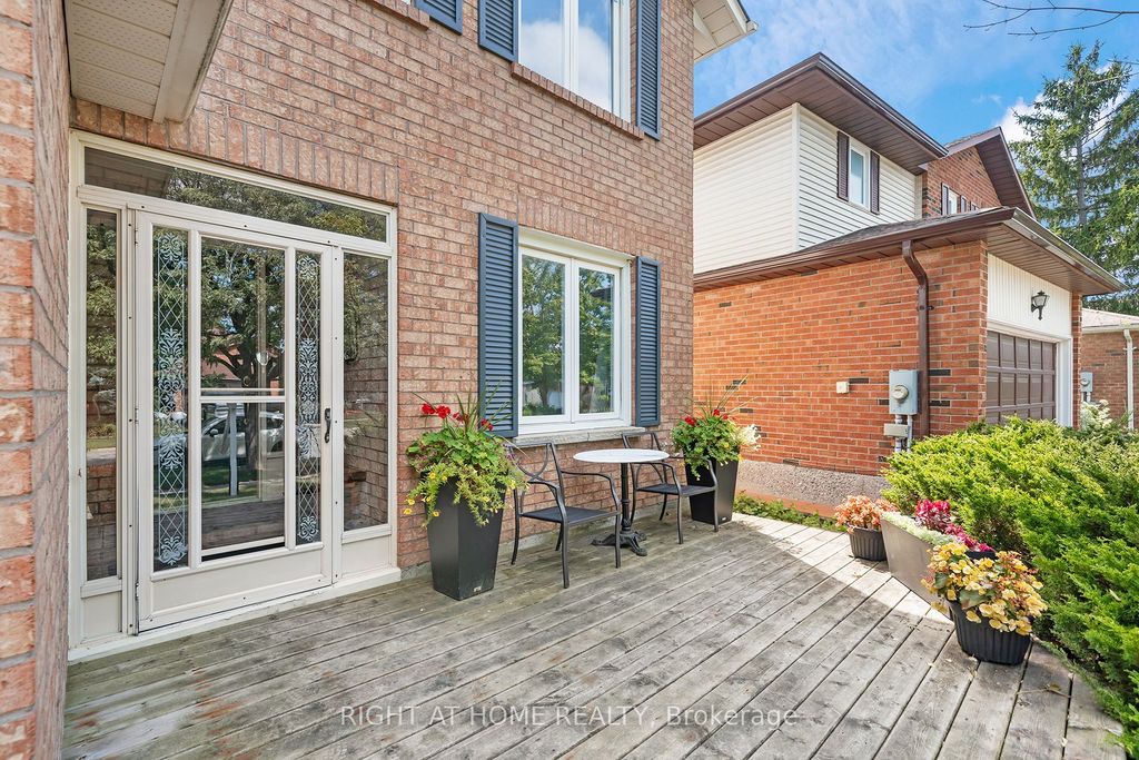 Photo of 361 Hickling Trail, Barrie, ON L4M 6A4 (MLS # S13054668)