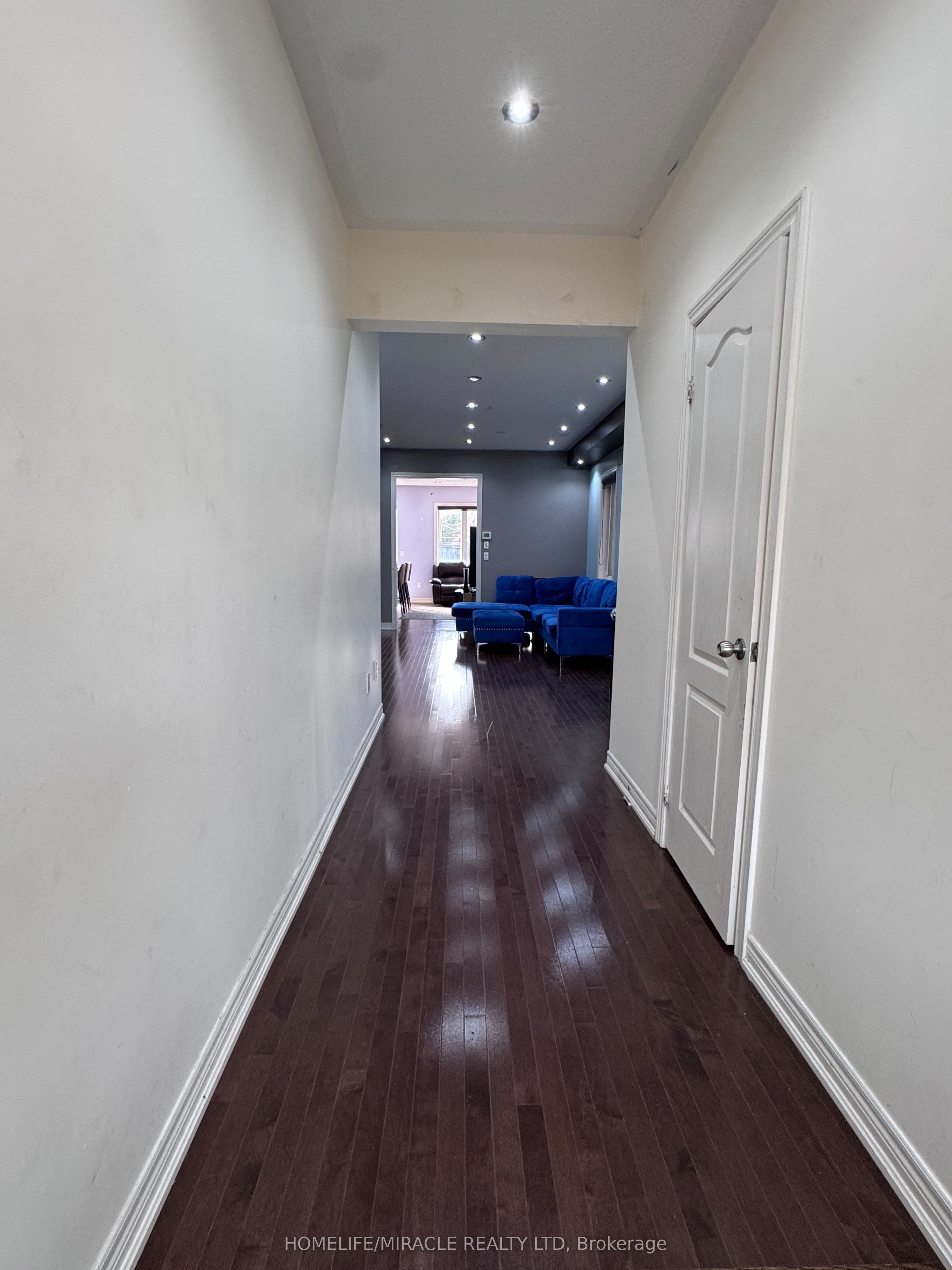 8 Altura Way
