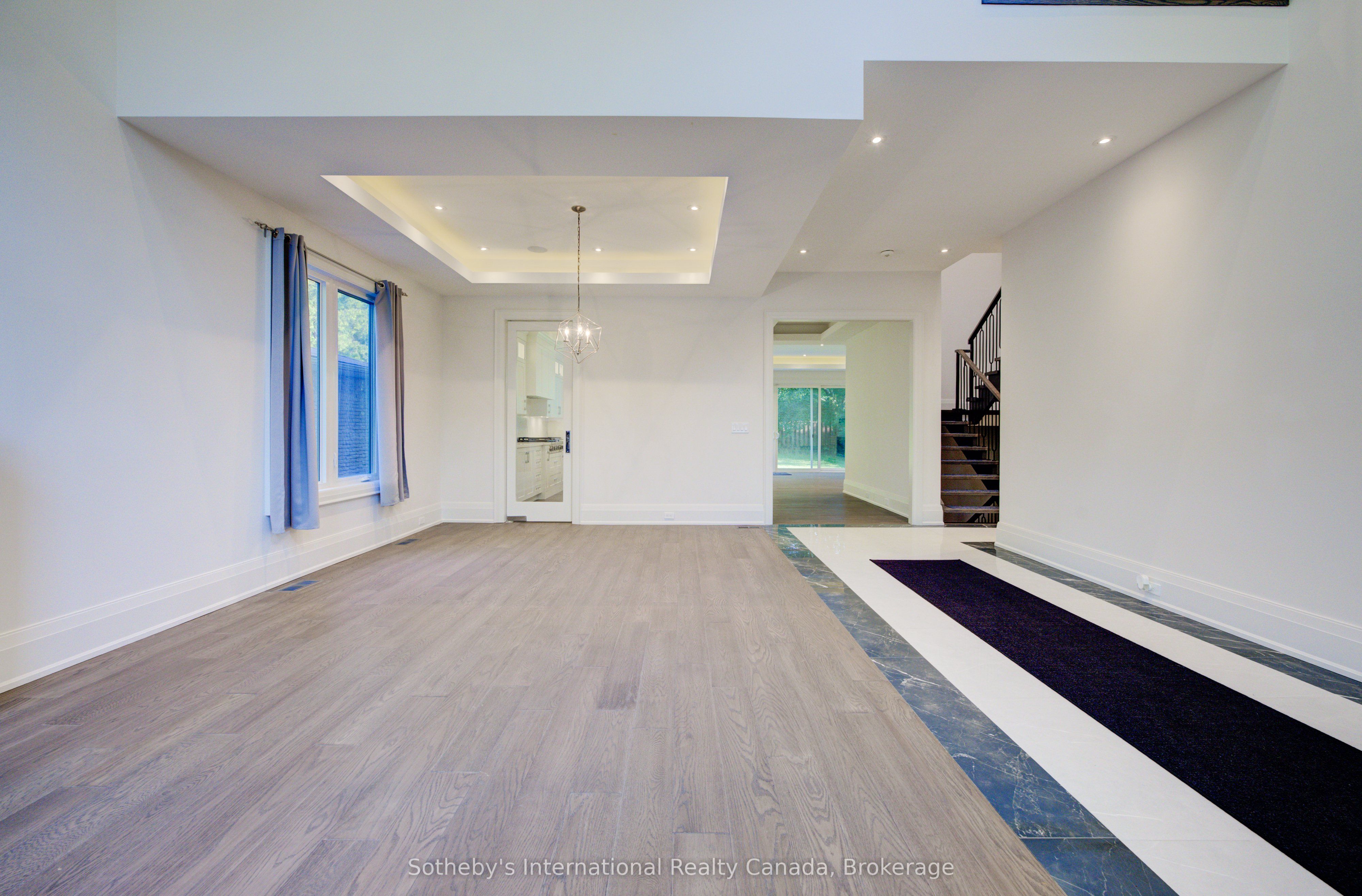 2457 Ventura Drive