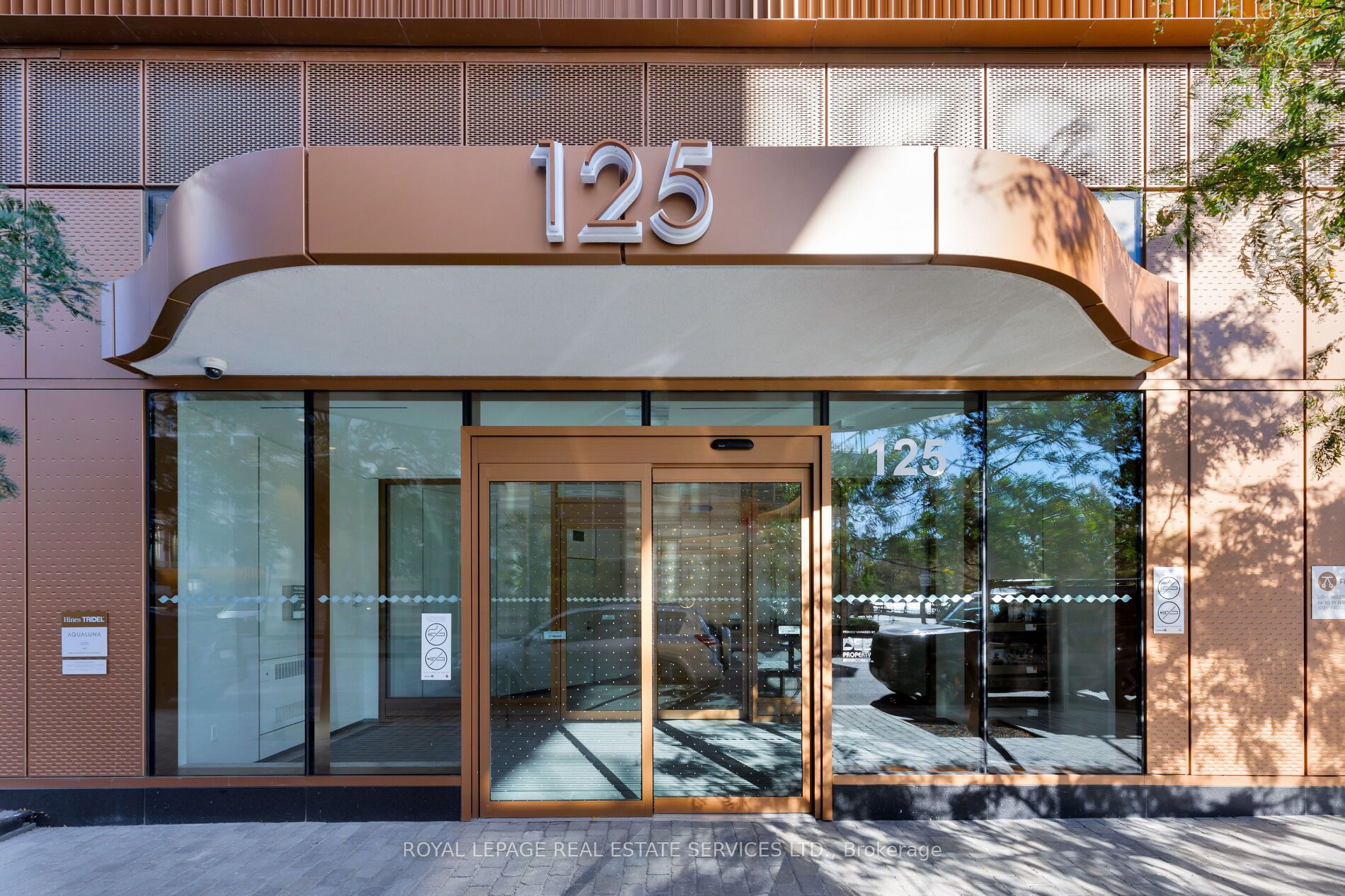 155 Merchants' Wharf N/A 912