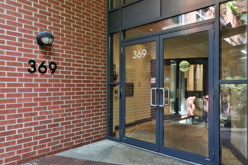 Photo of 369 Sorauren Avenue #414, Toronto, ON M6R 3C2 (MLS # W13754626)