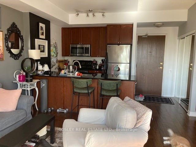 4196 Dundas Street W 605