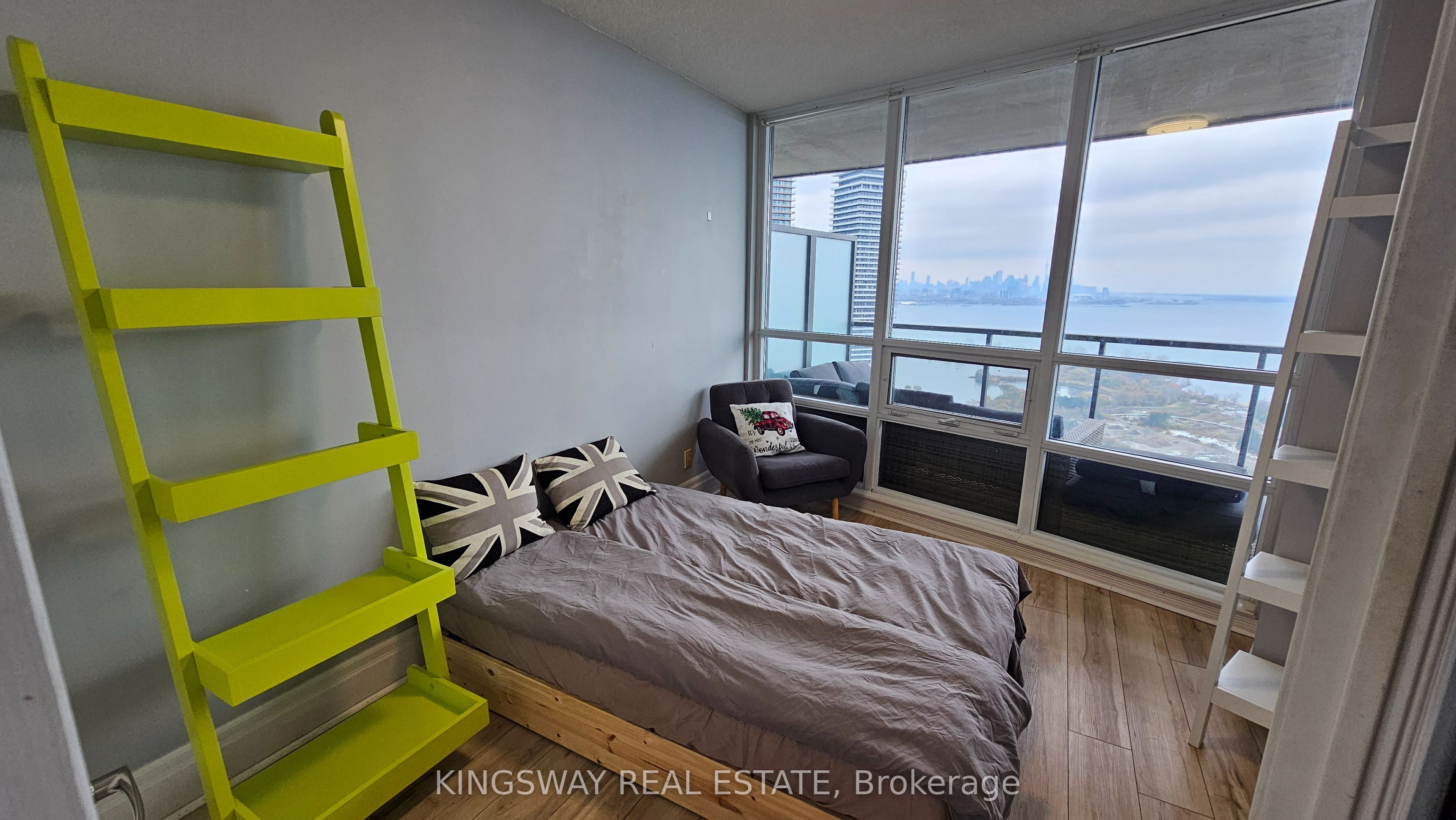 2230 Lake Shore Boulevard W 3707