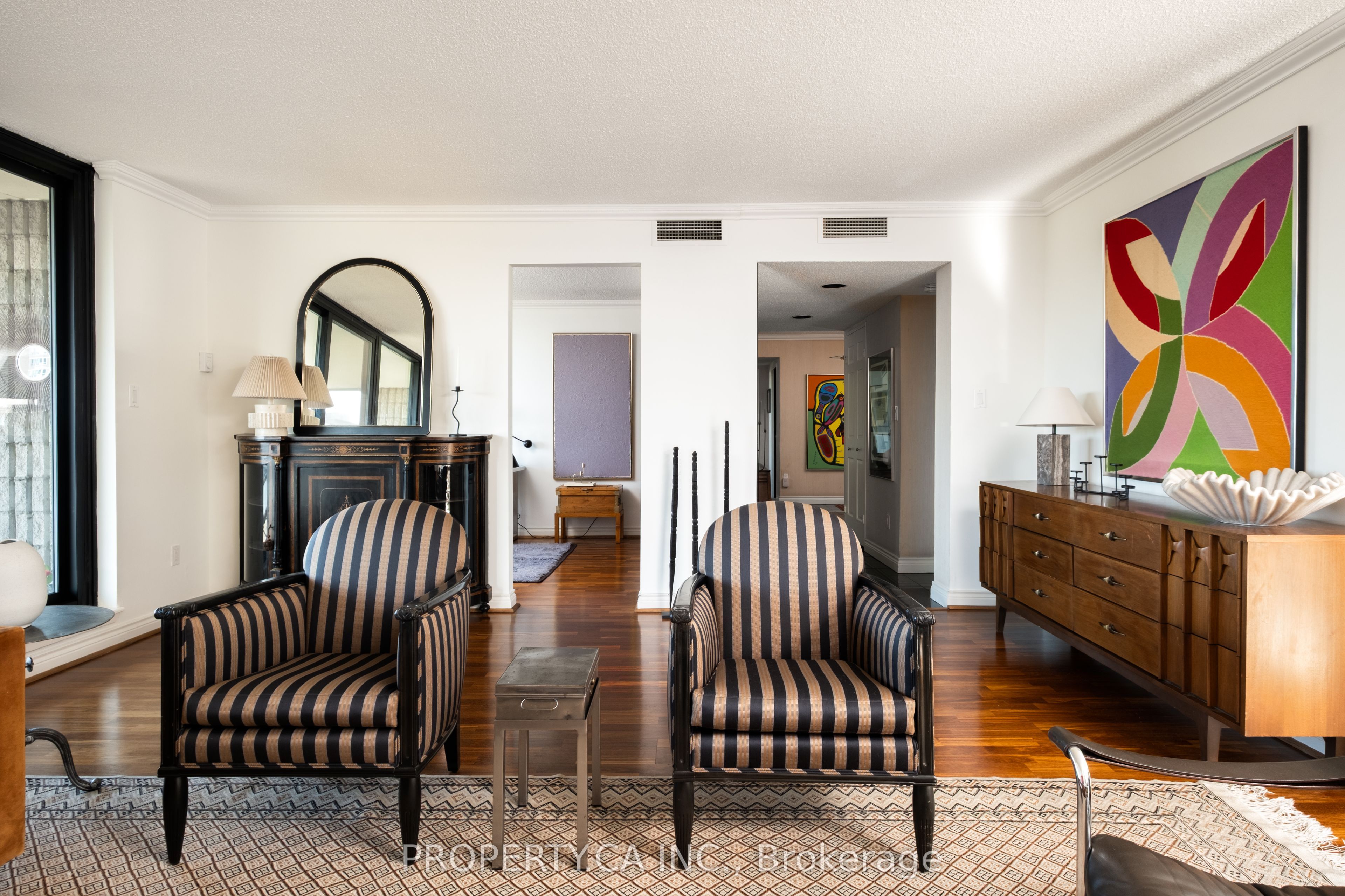 66 Collier Street 10B