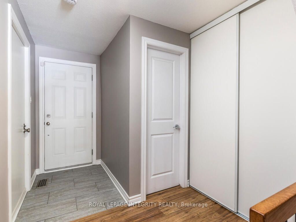 Photo of 146 Valley Stream Drive #14, South of Baseline to Knoxdale, ON K2H 9C6 (MLS # X12723466)