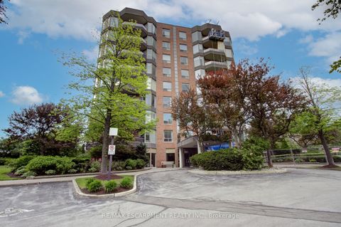 1903 Pilgrims Way 201 Oakville ON L6M 2X1