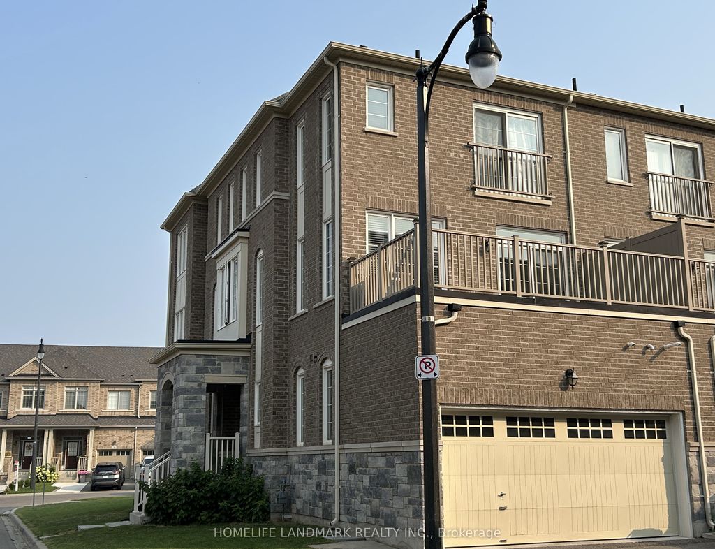 Photo of 3 Temple Manor, Brampton, ON L6Y 6C5 (MLS # W12654430)