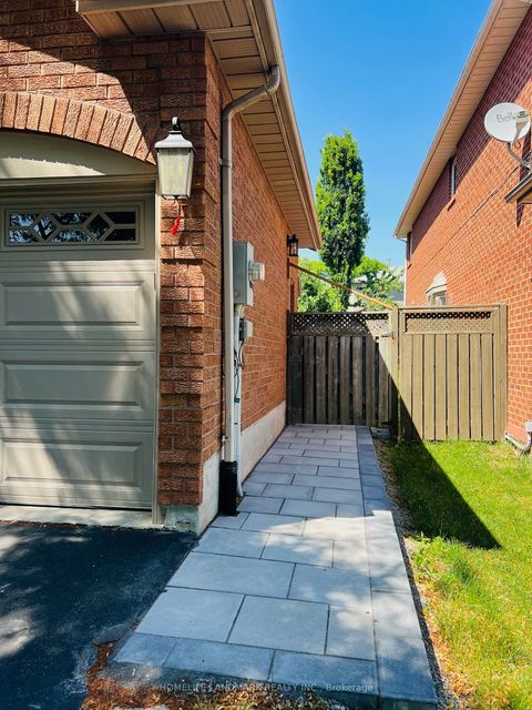 2807 Guilford Crescent Basement Oakville ON L6J 6Z4