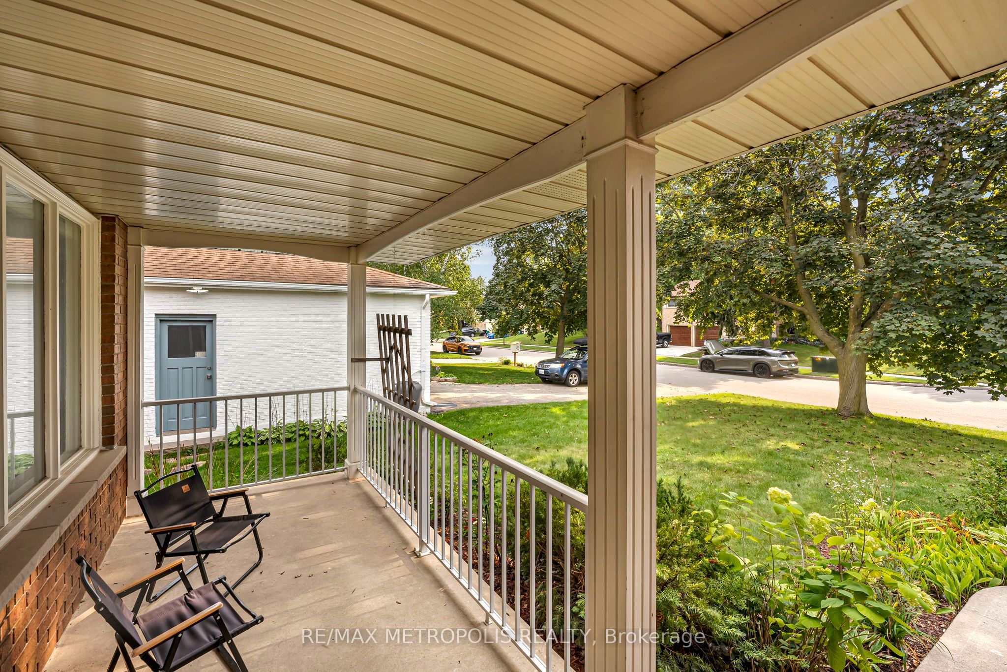 598 Black Oak Crescent