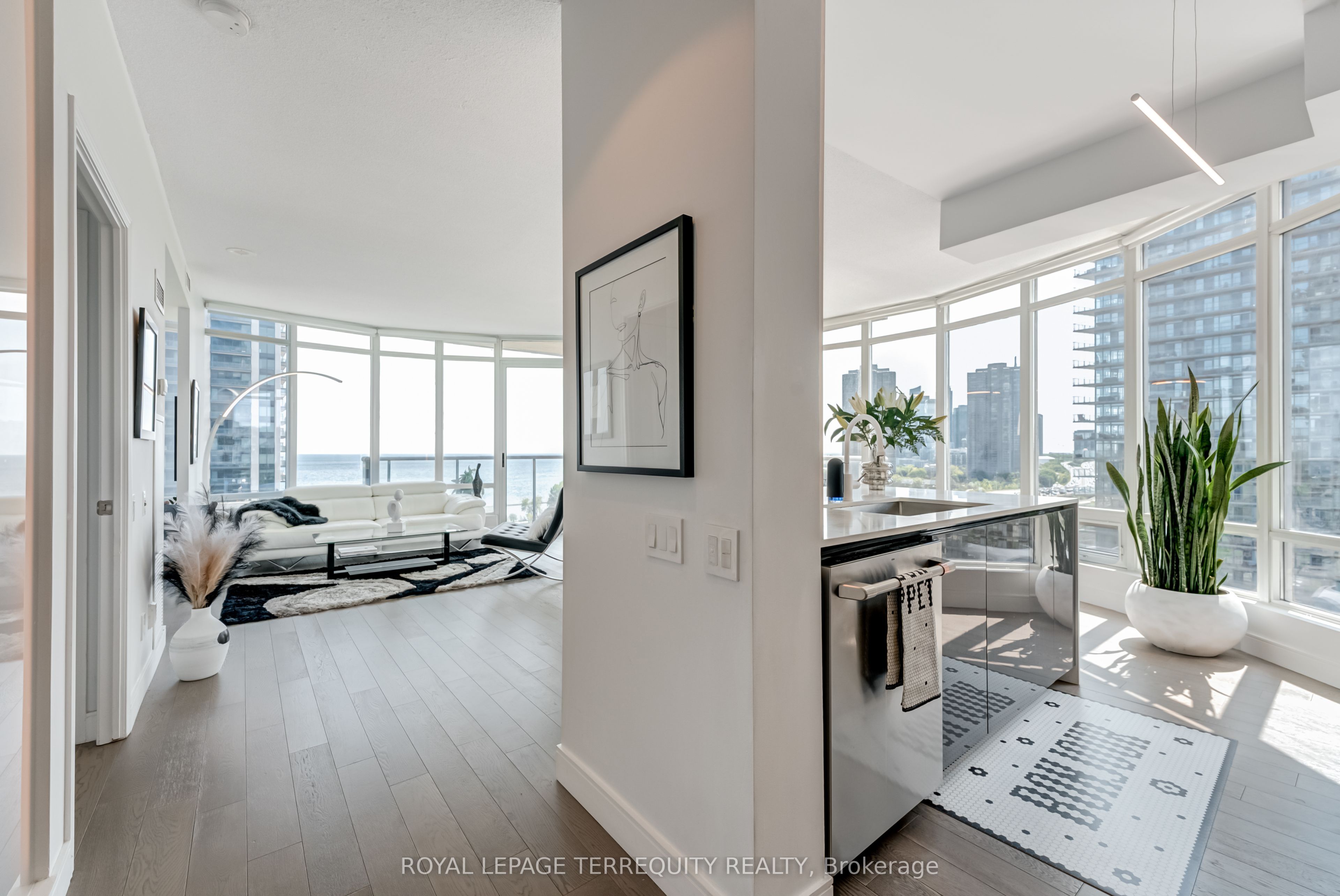 15 Windermere Avenue 1210