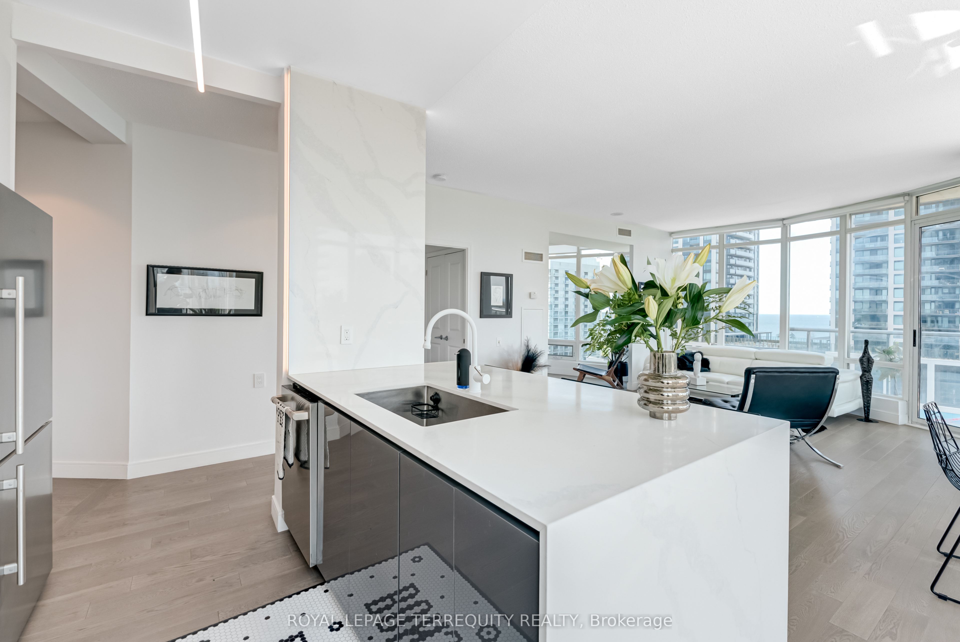 15 Windermere Avenue 1210