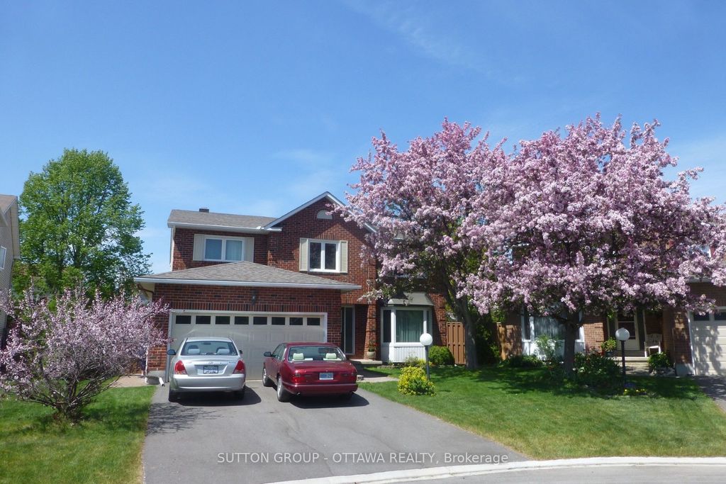Photo of 22 Appaloosa Drive N, Kanata, ON K2M 1N7 (MLS # X12751636)