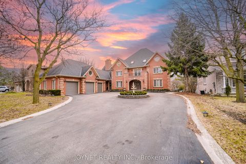 33 Oatlands Crescent Richmond Hill ON L4C 9P1