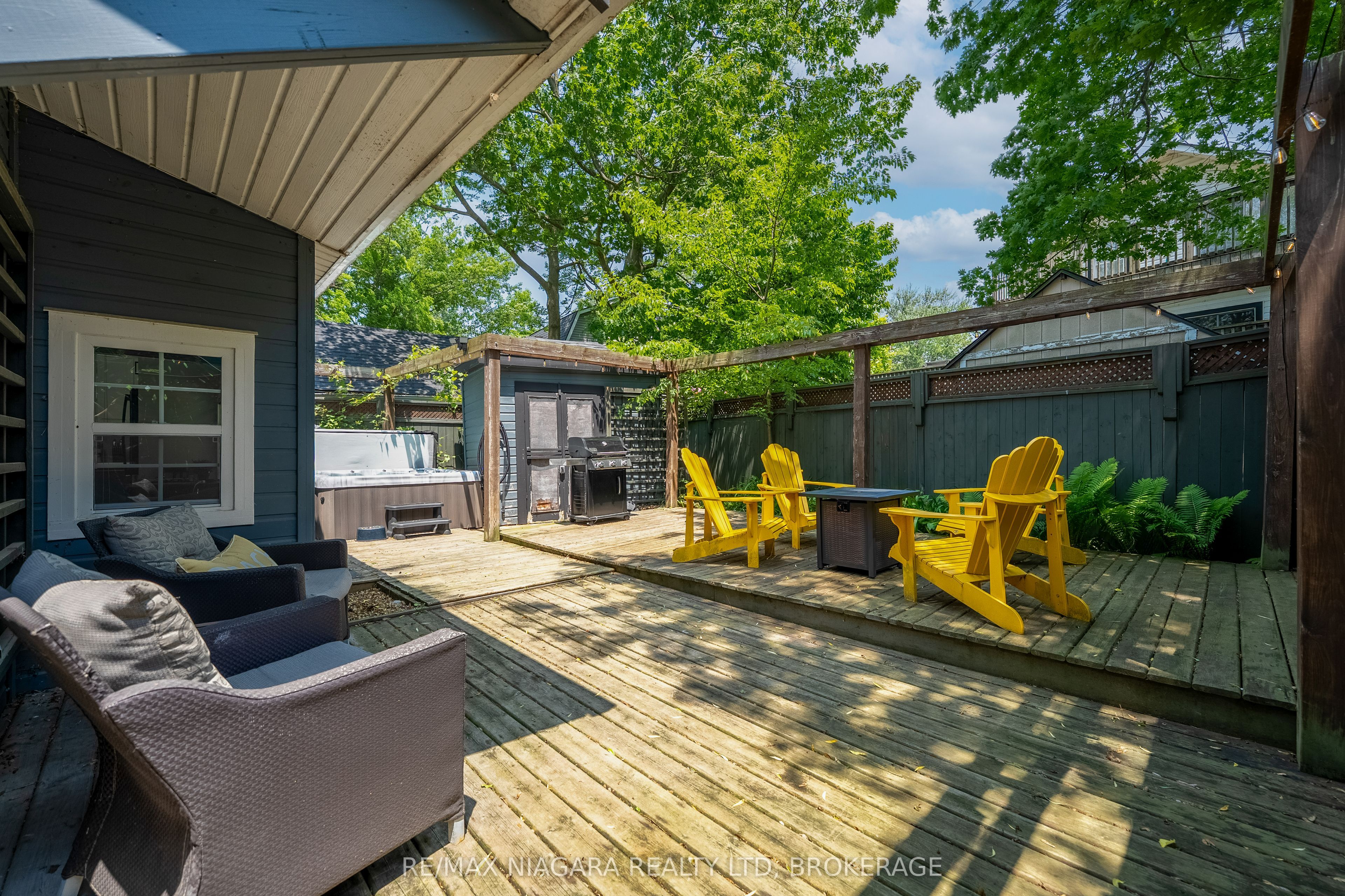 343 Cambridge Road W