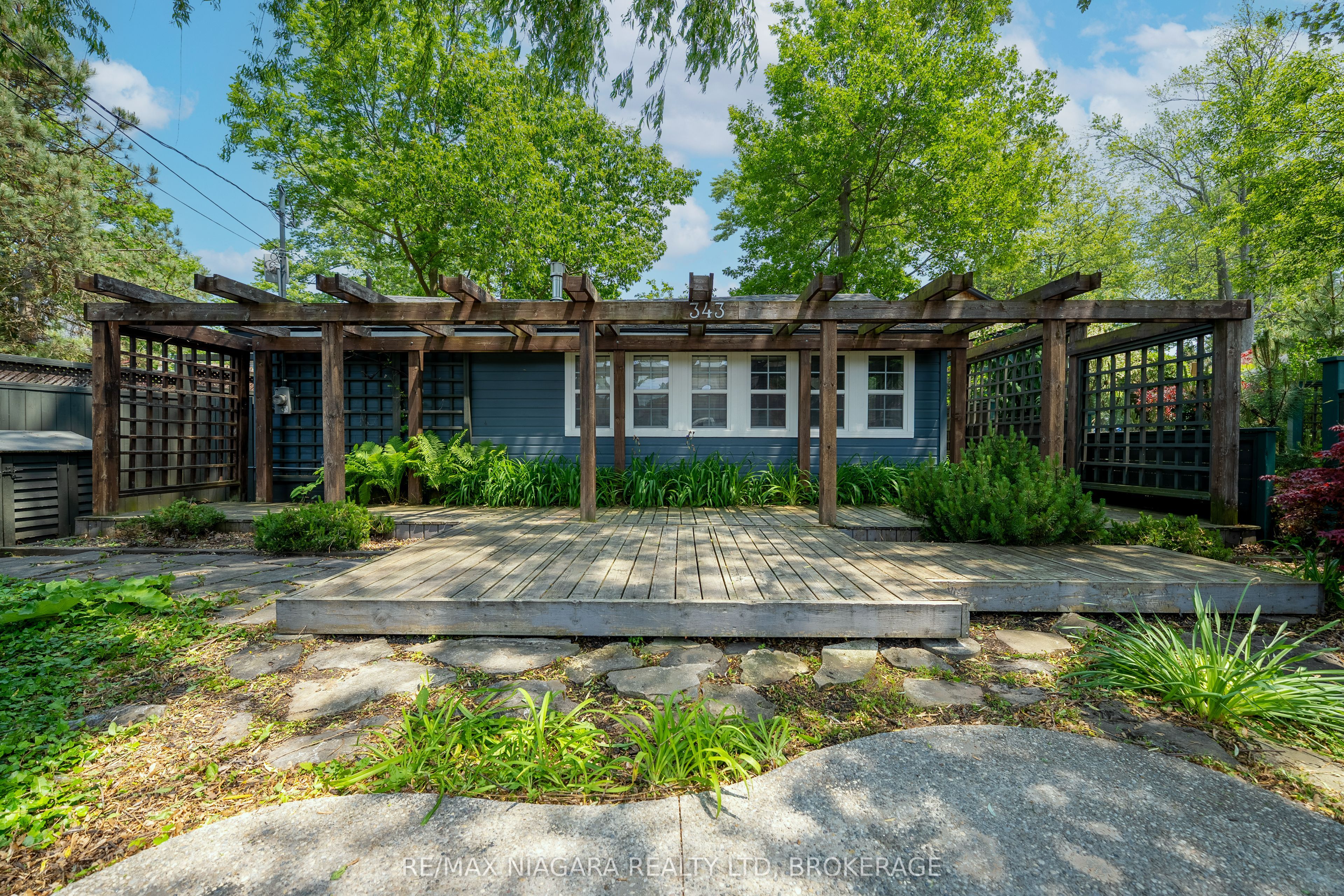 343 Cambridge Road W