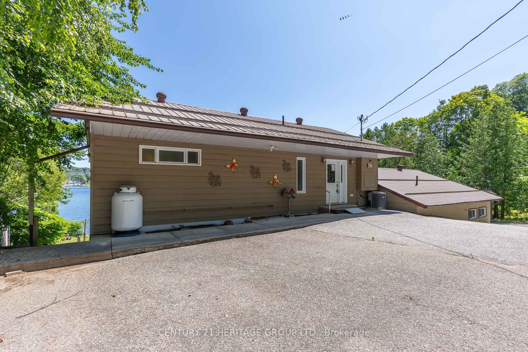 405 Champlain Road