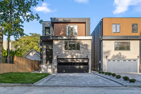 Photo of 5 Atlee Avenue, Toronto, ON M1N 3Z4 (MLS # E12479065)