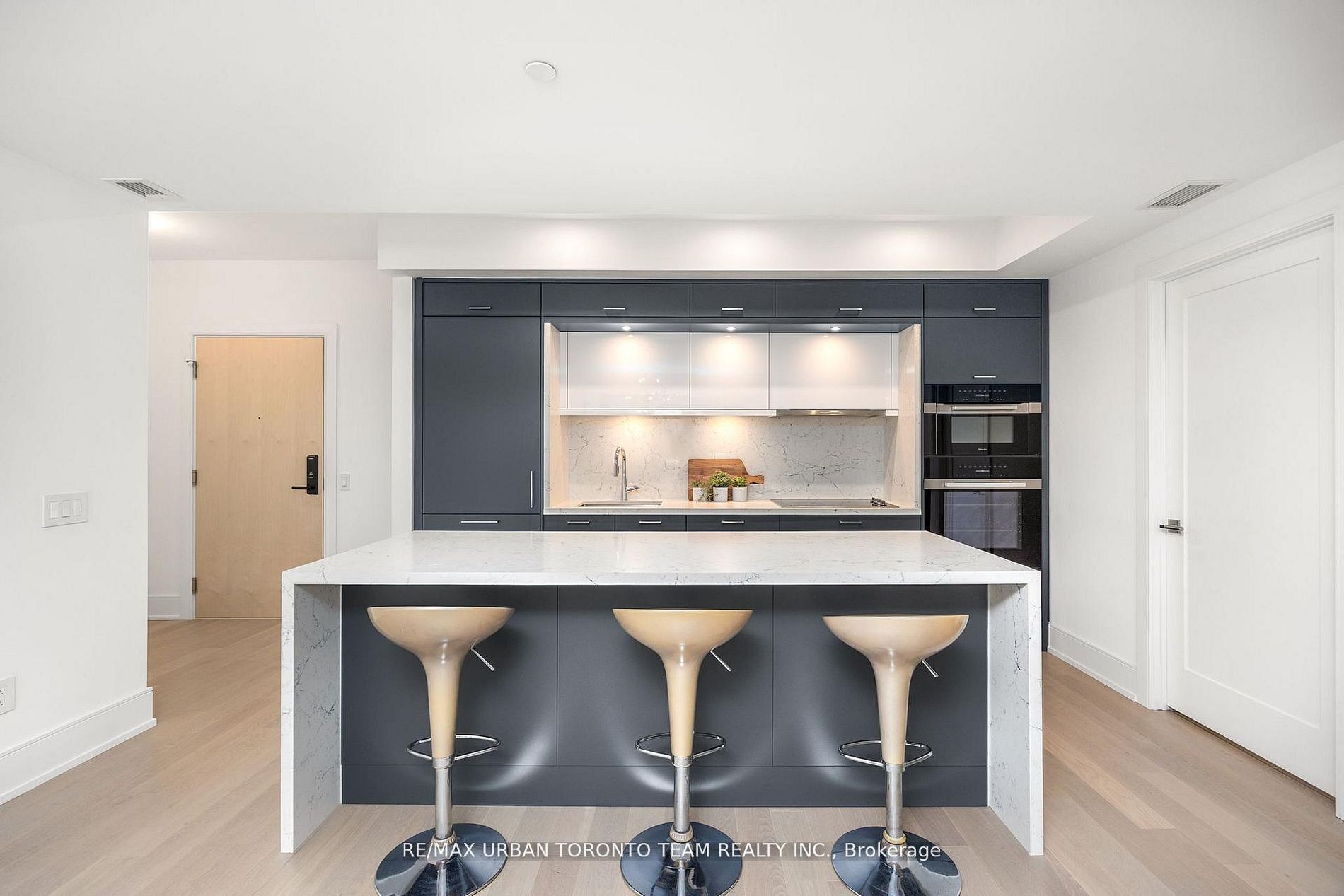 155 Merchants' Wharf N/A 415