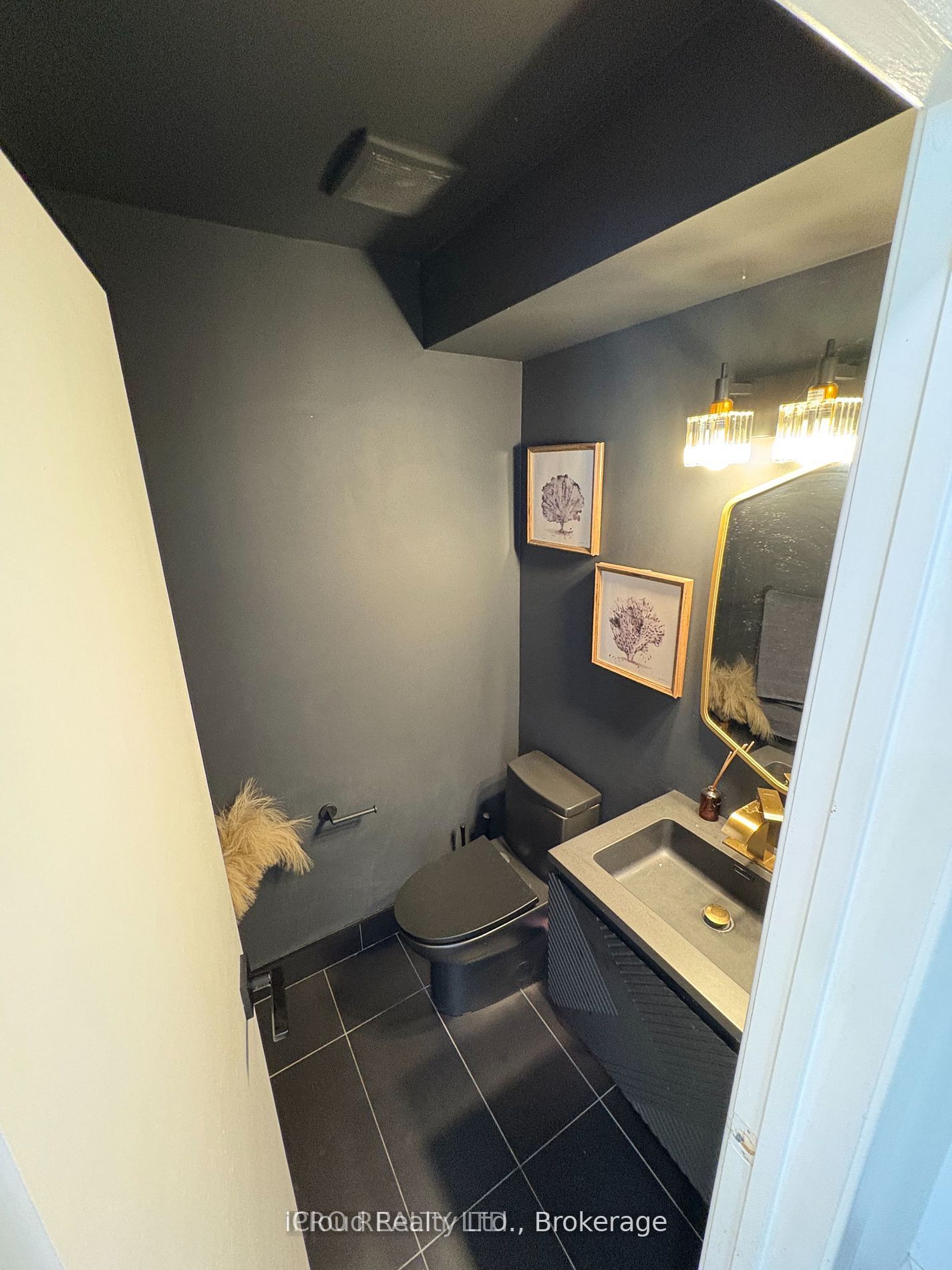 Upper- 852 Thistle Down Court