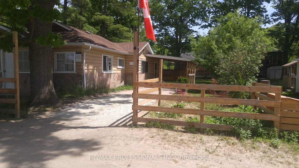 Photo of 39 Beck Street, Wasaga Beach, ON L9Z 2K9 (MLS # S12948158)