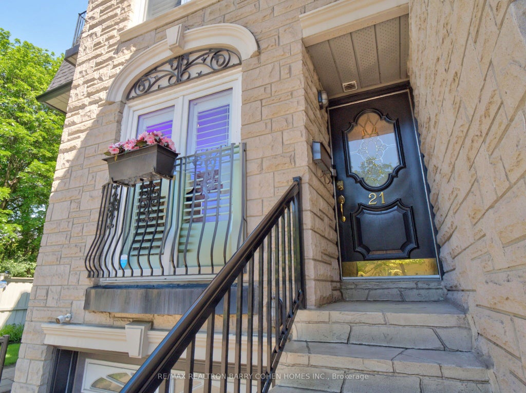Photo of 21 Birchbank Lane, Toronto, ON M3B 2Y2 (MLS # C13730812)