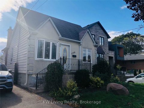 1348 Alexandra Avenue Mississauga ON L5E 2A6