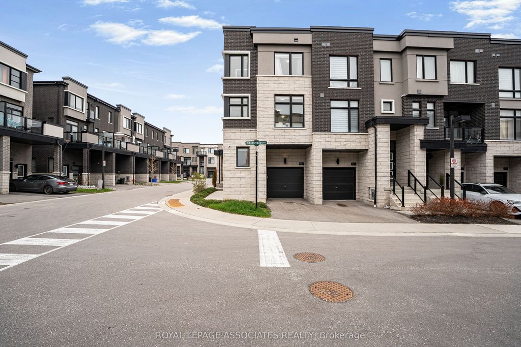 Photo of 1662 Hidden Valley Glen, Pickering, ON L1X 0H7 (MLS # E13104932)