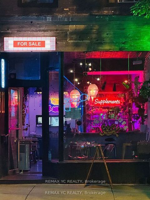 811 Queen Street W Toronto ON M6J 1G1