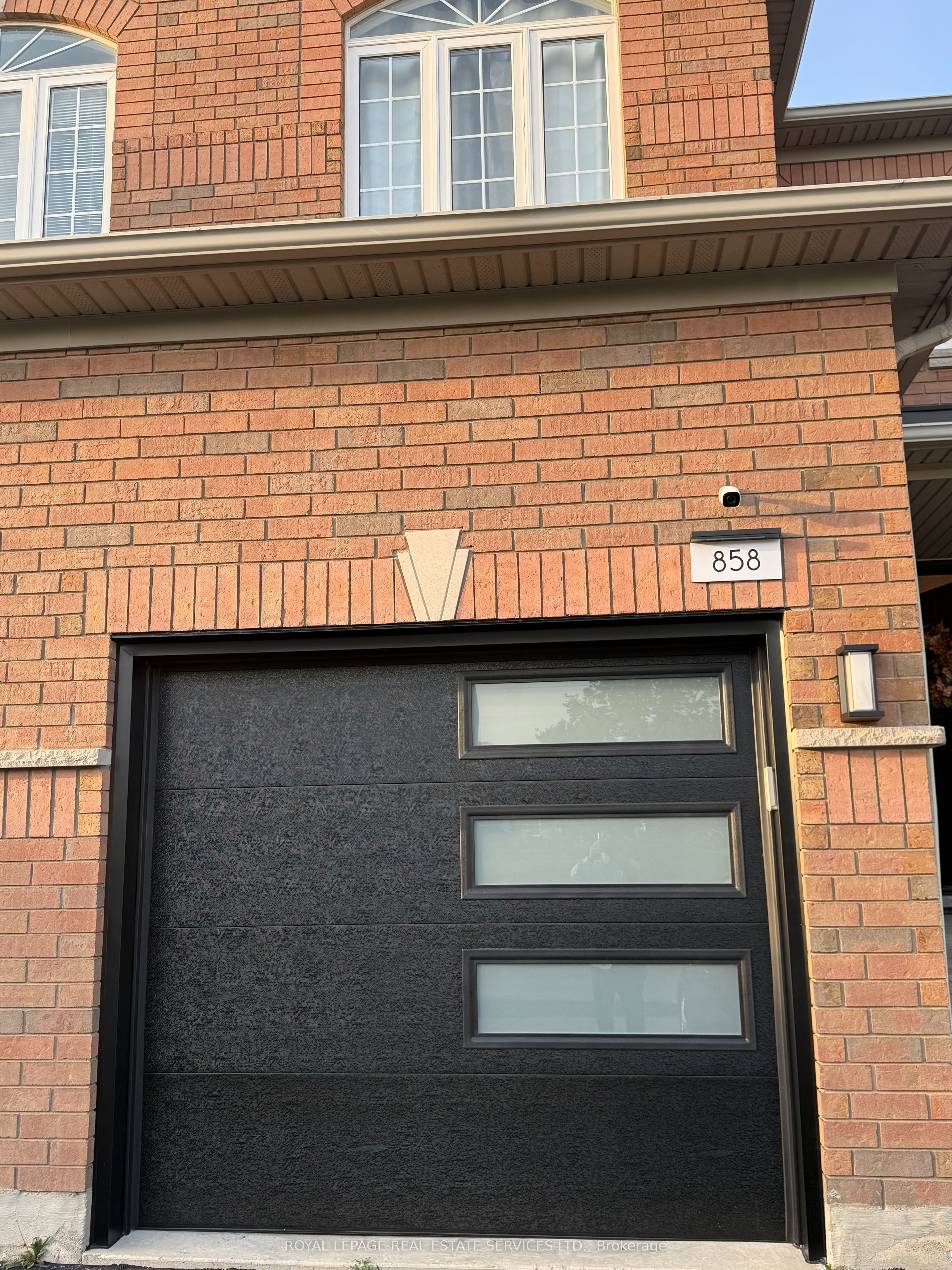 858 Khan Crescent Bsmt