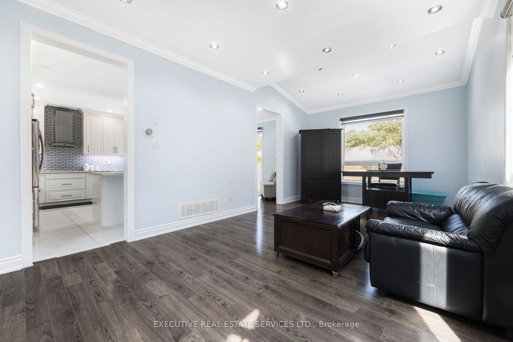 Photo of 43 Susan Avenue, Brampton, ON L6Y 5N5 (MLS # W12814076)