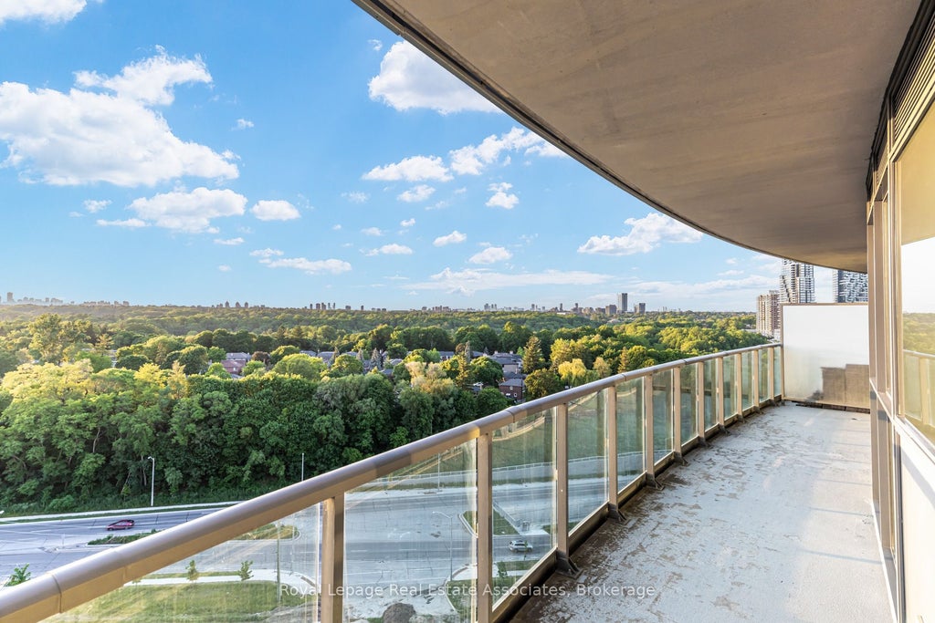 Photo of 35 Brian Peck Crescent #LPH21, Toronto, ON M4G 0A5 (MLS # C13440416)