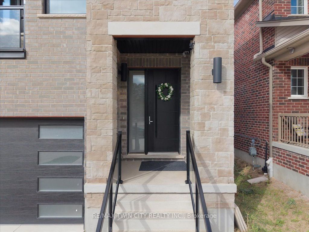 Photo of 657 Benninger Drive, Kitchener, ON N2E 0J2 (MLS # X12488568)