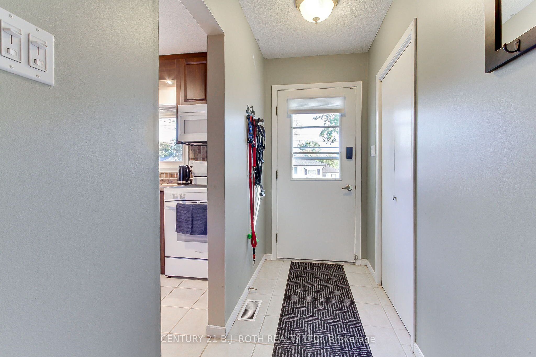 32 Franklin Beach Road