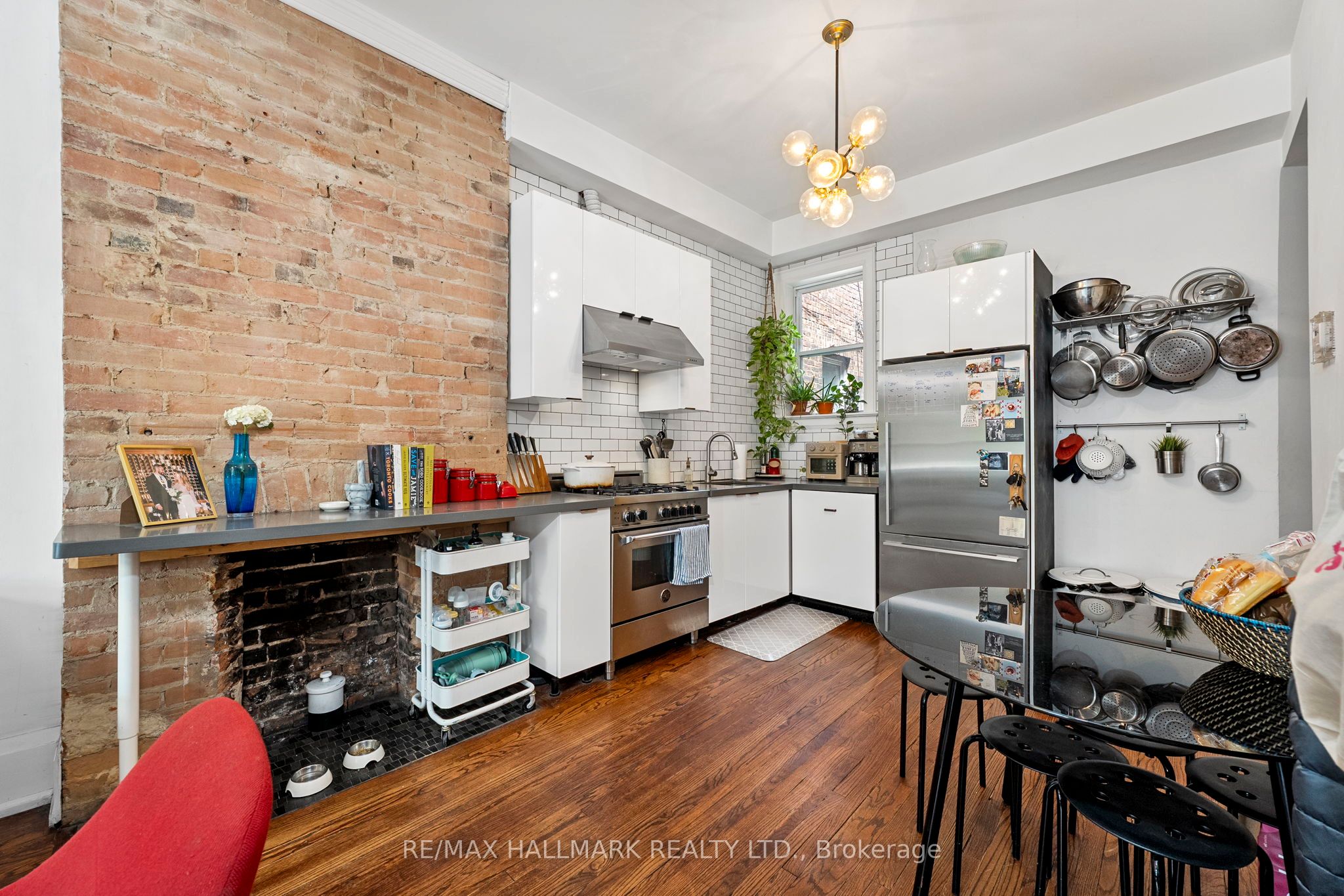 261 Ossington Avenue