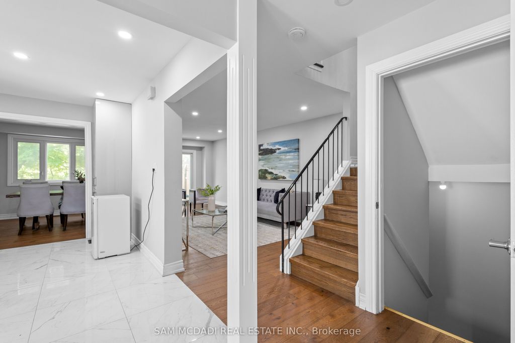 Photo of 6755 Segovia Road, Mississauga, ON L5N 1P1 (MLS # W12704624)