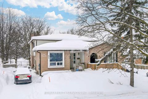 Photo of 31 Sylvia Street, Barrie, ON L4M 5J2 (MLS # S12684050)