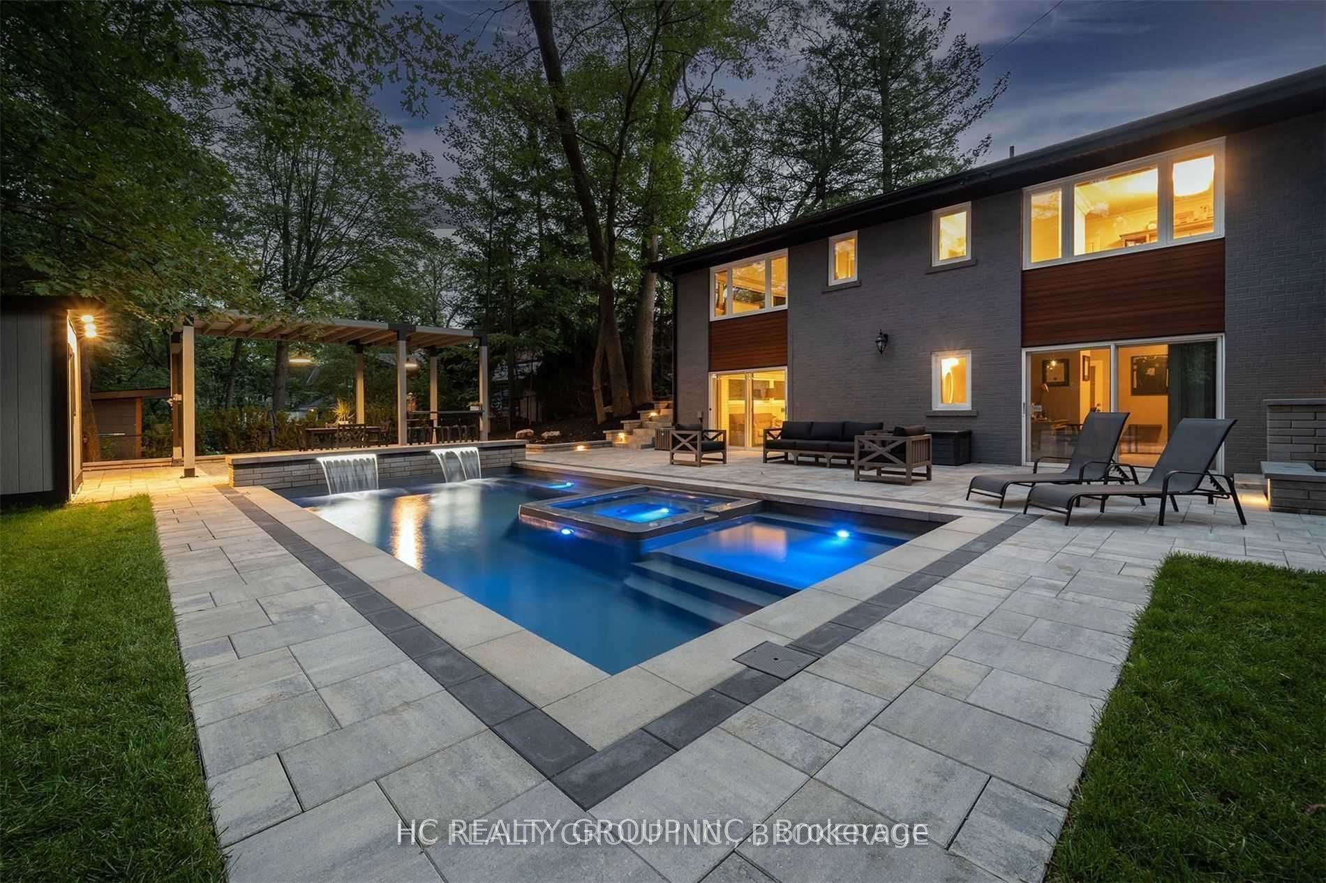 1513 Merrow Road