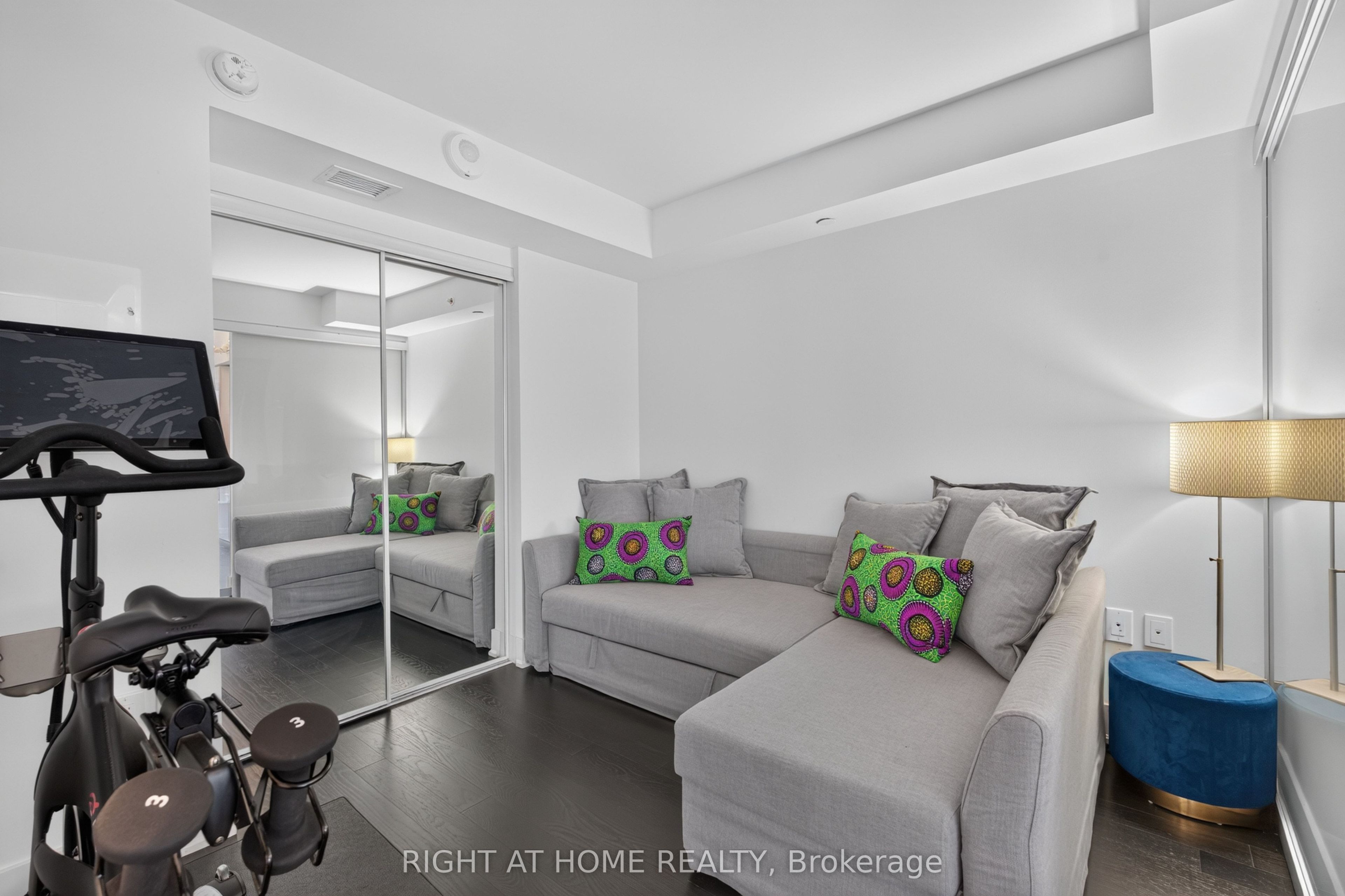 955 BAY Street 1809