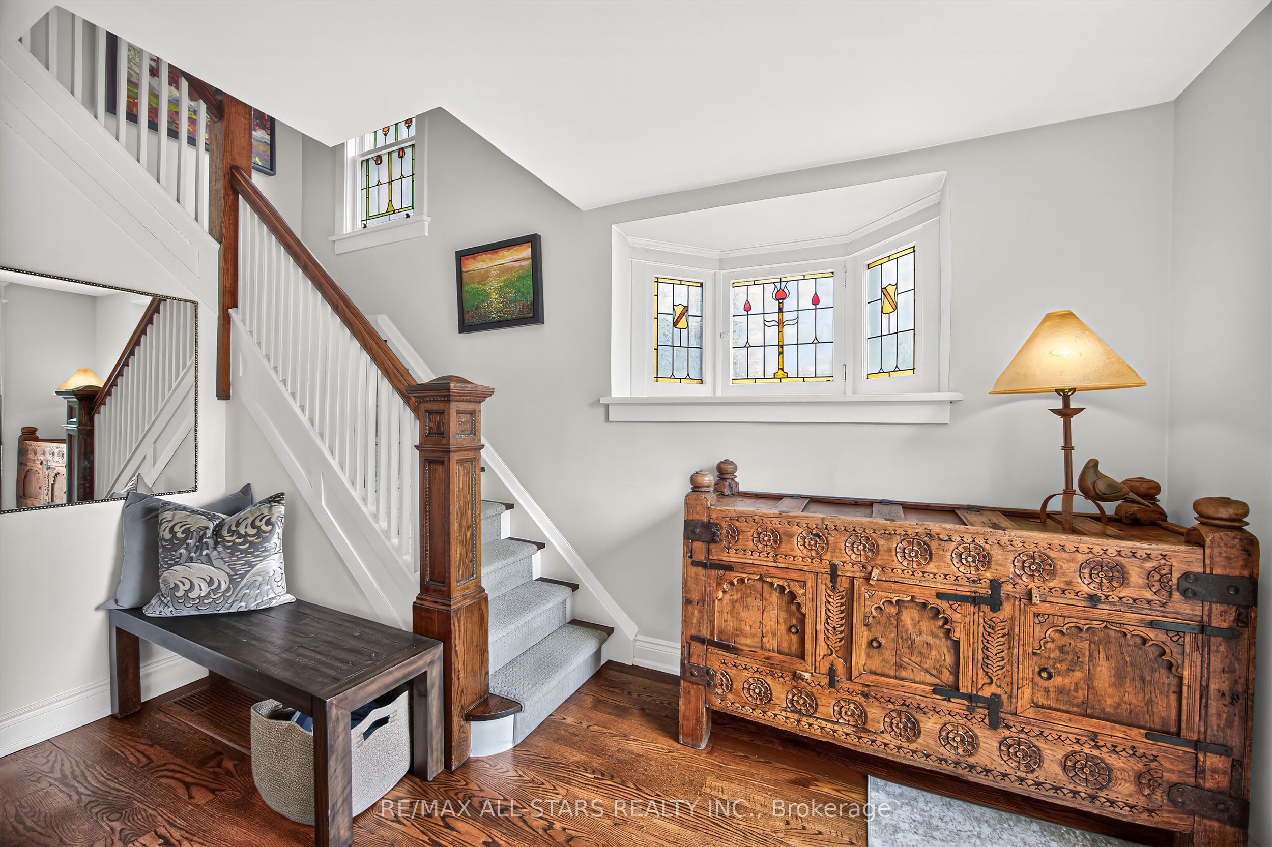30 Edgewood Crescent